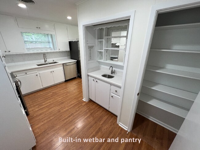 Foto del edificio - 6824 Middle Rd