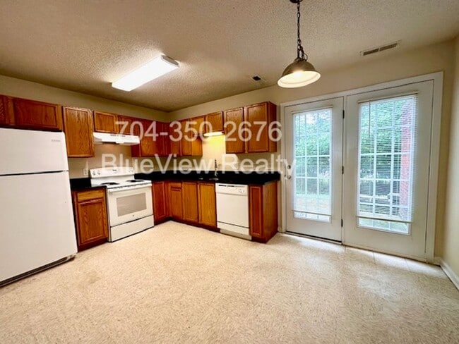 Building Photo - 1308 S Hayne St