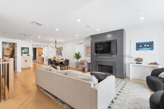 Building Photo - 69 Montgomery St