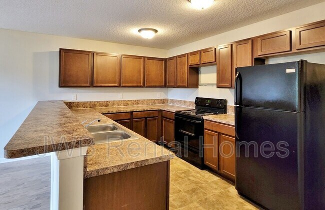 Foto del edificio - 795 Pine Moss Rd