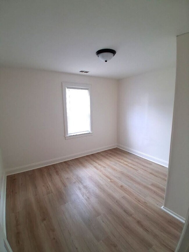 Foto del edificio - Newly Renovated One Bedroom Apartment in S...