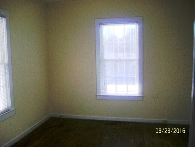 Building Photo - 214 Wesleyan Dr