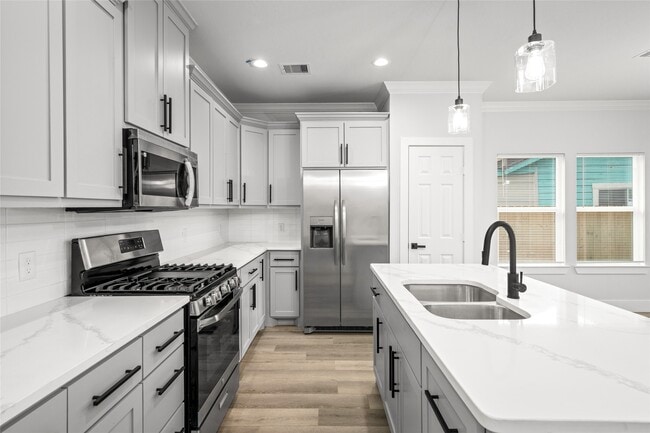 Foto del edificio - 8056 Meadowbrook Dr