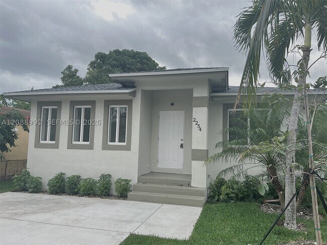 Building Photo - 2254 Cody St