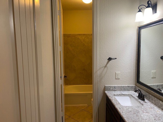 Foto del edificio - 7911 Sydney Bay Ct