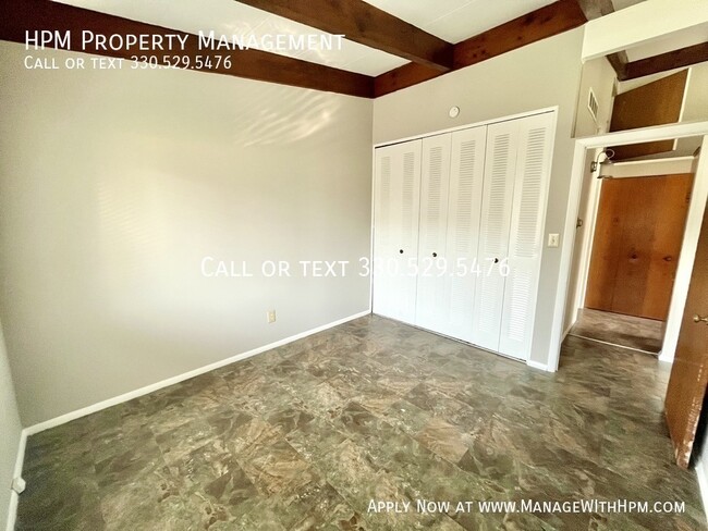 Building Photo - One Bedroom Apartment of Rent