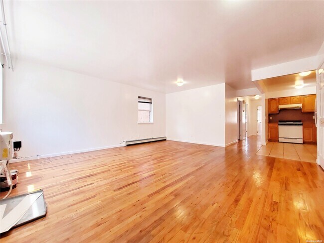 Building Photo - 166-13-166-65 65th Ave