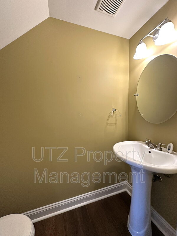 Foto del edificio - 538 Wellington Ct