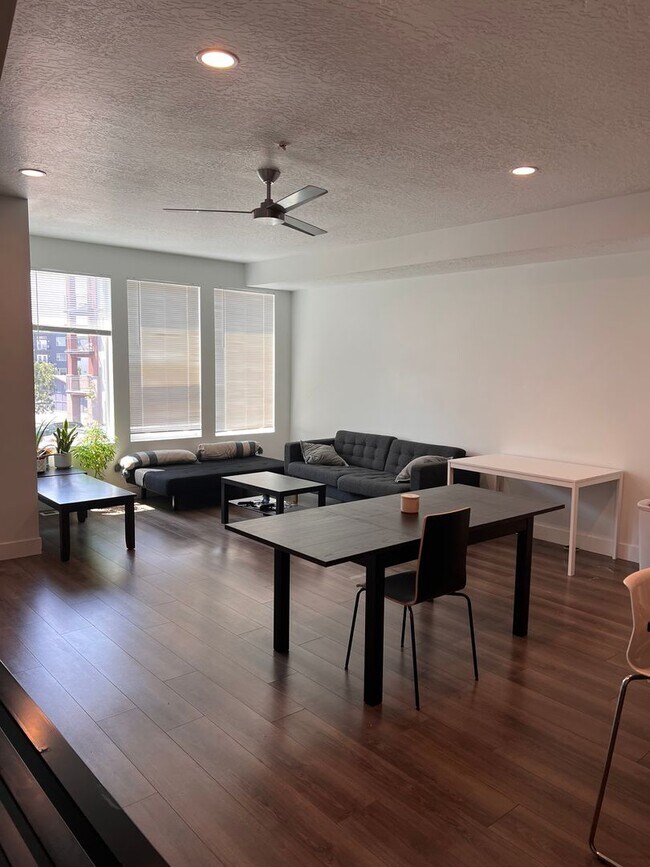 Foto del edificio - Beautiful Townhome in great location!