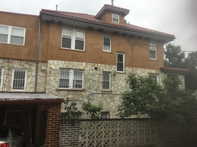Building Photo - 3204 22nd St NE