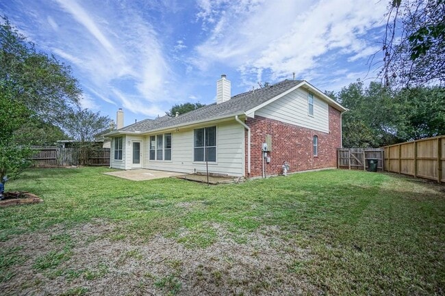 Building Photo - 918 Featherbrook Ct