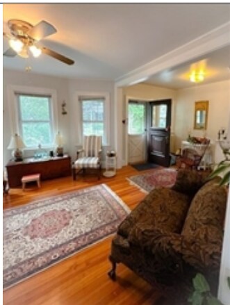 Living room - 43 Trowbridge St