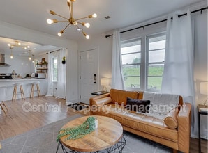 Building Photo - 1126 N Hwy 25 Bypass