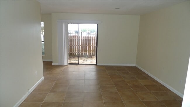 Foto del edificio - 16111 Aspenglen Dr