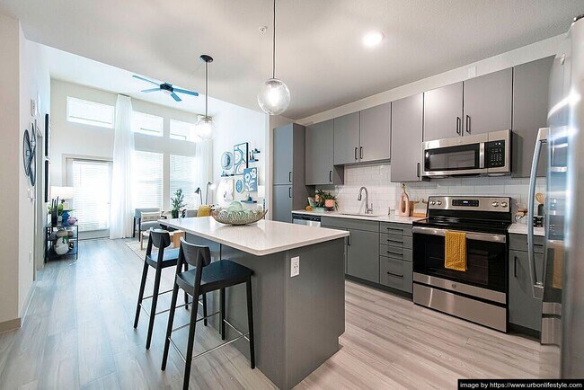 Foto del edificio - 9264 Moss Preserve Pkwy
