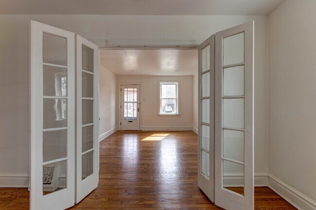 Foto del edificio - 4021 Dover Pl