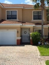 Building Photo - 1319 Clove Dr