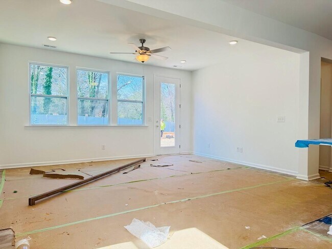 Foto del edificio - Spacious 3-Bed Townhome with Double Garage - Garner