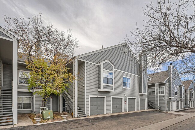 Building Photo - 7430 Singing Hills Dr