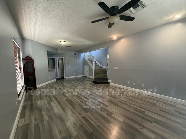 Building Photo - 772 Olympic Cir