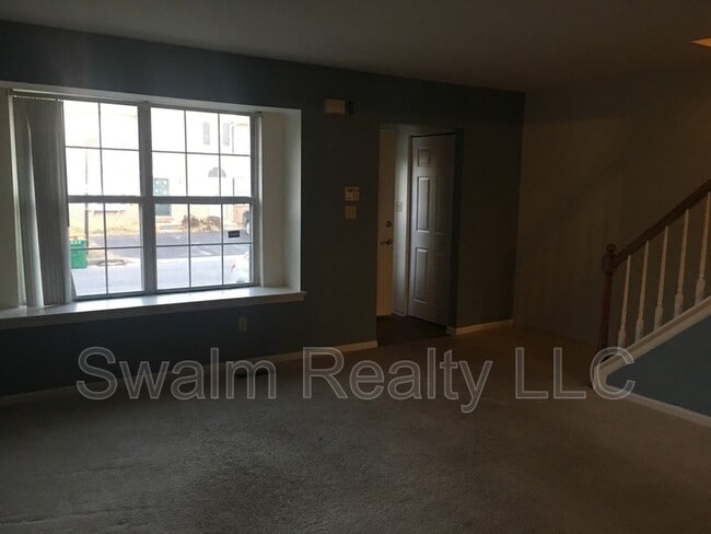 Building Photo - 35 Blairville Rd