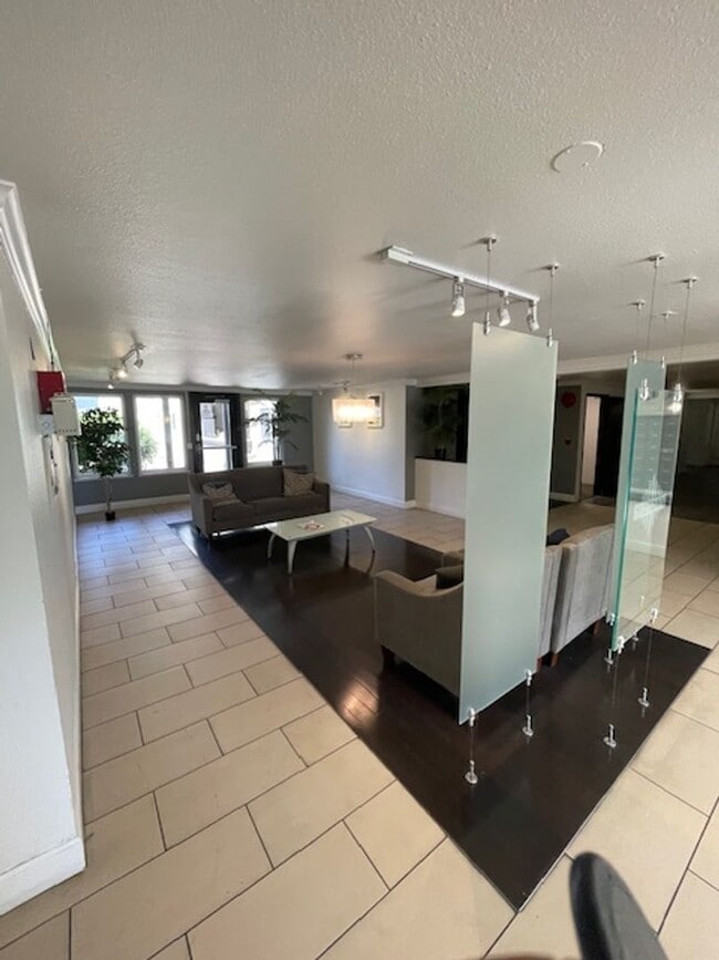 Building Photo - Available Now - 2 Bedroom 2 Bath Condo in ...