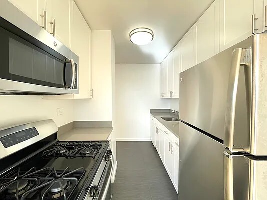 Building Photo - 3671 Hudson Manor Ter