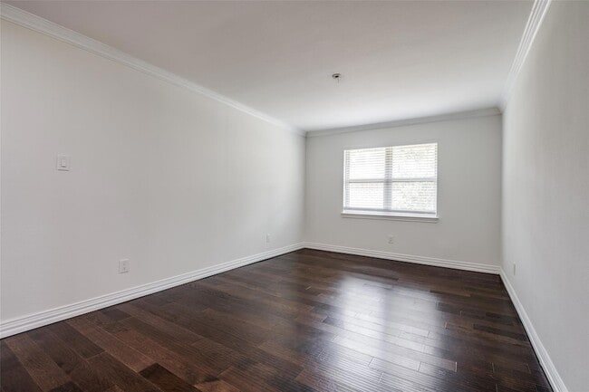 Building Photo - 2720 Westridge Dr