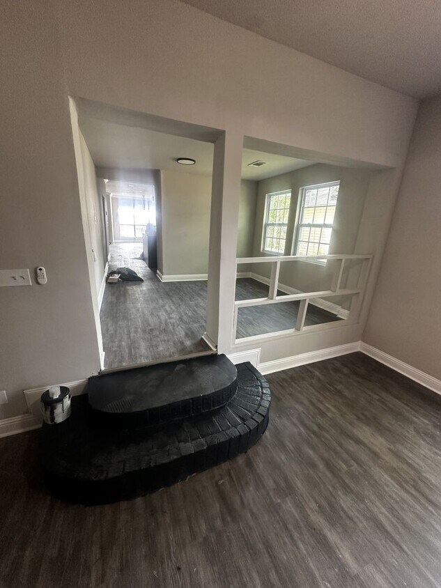 Foto del edificio - 208 Wilbert Dangerfield Dr