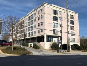 Building Photo - 2009 Greene St