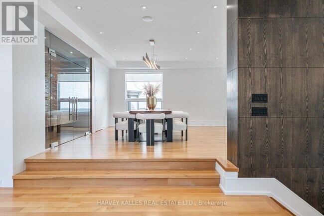 Photo du bâtiment - 64 Centre Ave