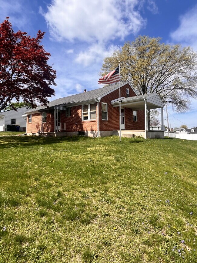 Foto del edificio - Charming Brick Rancher for Rent