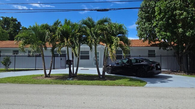 Foto del edificio - 6005 SW 22nd St