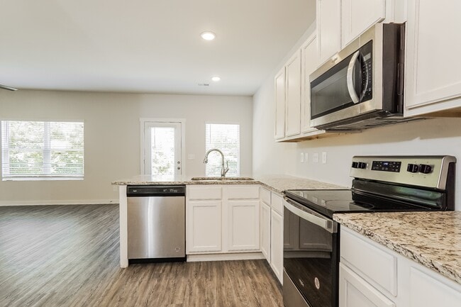 Building Photo - 5541 Cathwick Dr