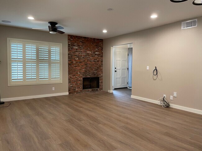 Building Photo - 619 Monterey Ave