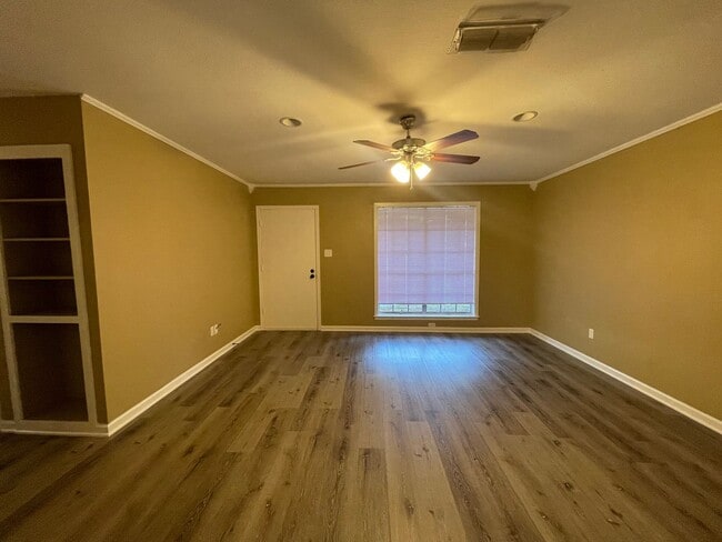 Foto del edificio - All that is missing is You!