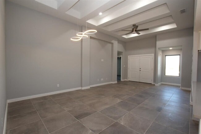 Building Photo - 1009 La Muralla St