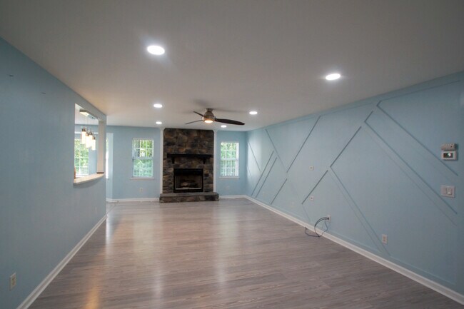 Foto del edificio - 5705 Katha Dr