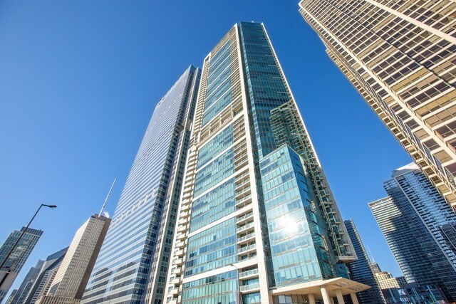 Building Photo - 340 E Randolph