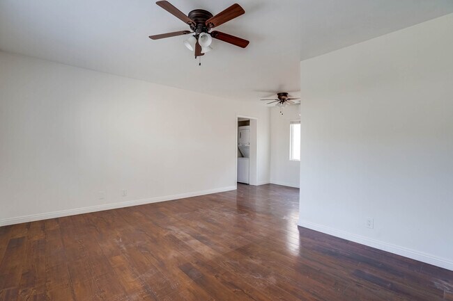 Building Photo - 4111 Somerset Dr