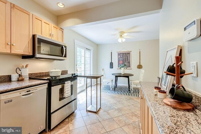 Building Photo - 8259 Clifton Farm Ct
