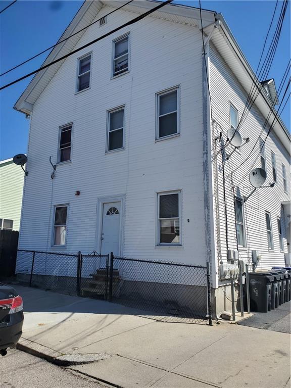 Primary Photo - 9 Putnam St