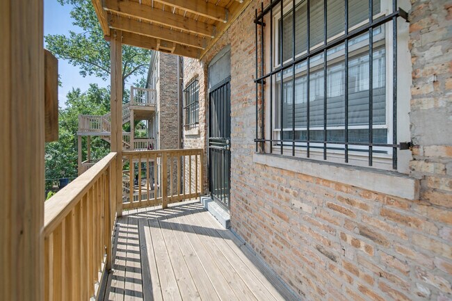 Building Photo - 6635 S Ellis Ave