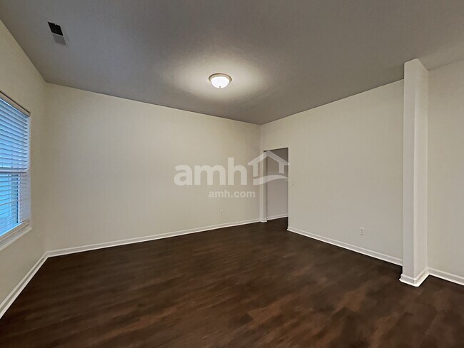 Foto del edificio - 7339 Cuddington Drive