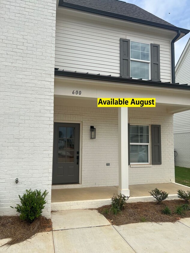 Primary Photo - 600 Cottage Grove Cir