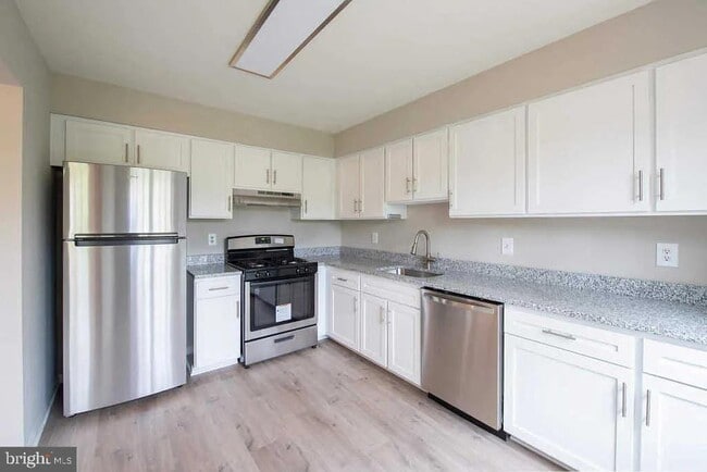 Building Photo - 7066 Solomon Seal Ct