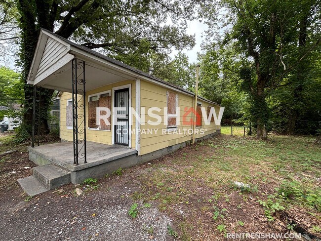 Building Photo - Text the Leasing Team at 901-820-4367 to S...