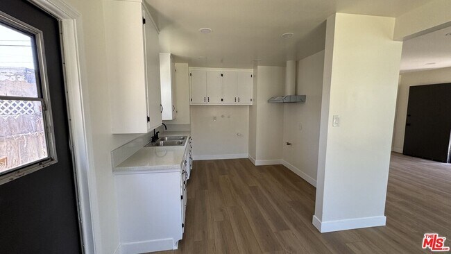 Foto del edificio - 4412 Triggs St