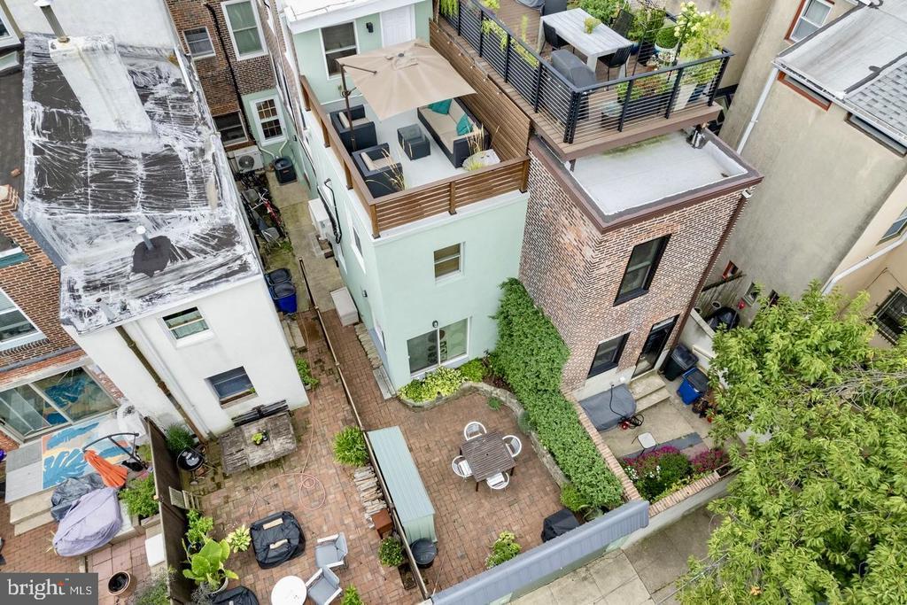 Foto principal - 217 Carpenter St