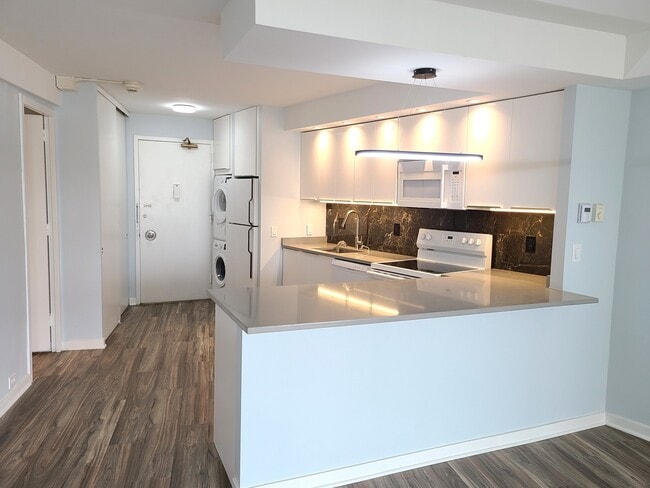 Foto del edificio - 300 N State St